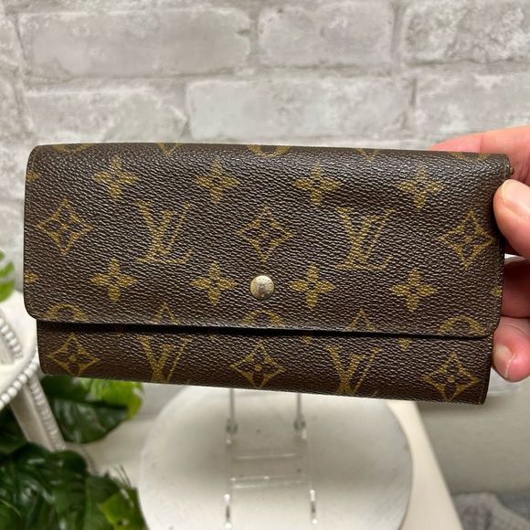 Louis Vuitton Brown Monogram Wallet - Picture 2 of 11